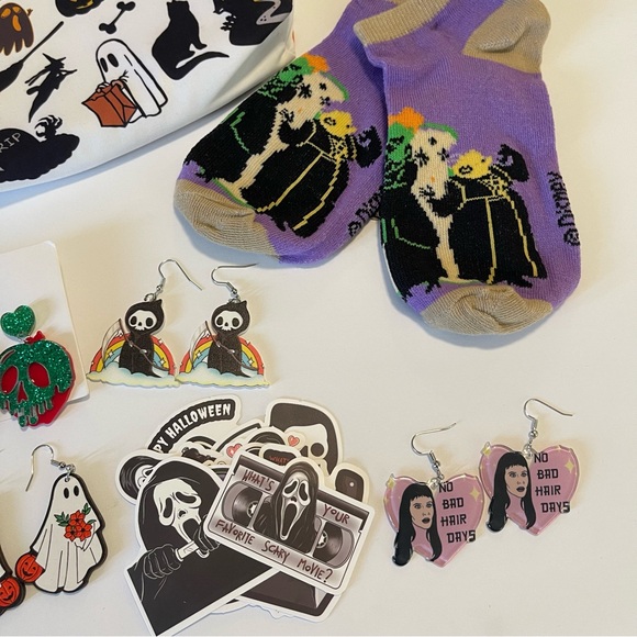 Halloween Earrings 4 Pairs Gift Set Ghosts Grim reaper Scream Hocus Pocus NWT - Picture 10 of 13